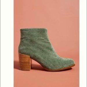 LEAVING 🔜Anth Cord Bootie- sz39🌟🌟